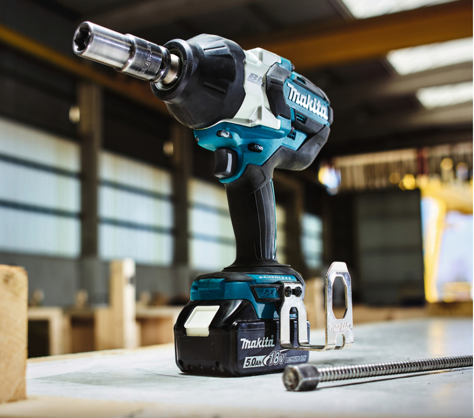 Llave de impacto makita inalámbrica 18V 1/2