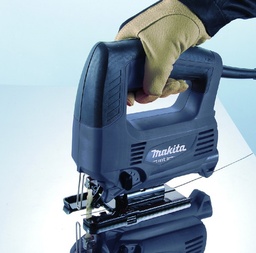 [M4301G] Sierra Caladora 450W -  Vel. Variable, Capacidad Max. Corte 65 mm.